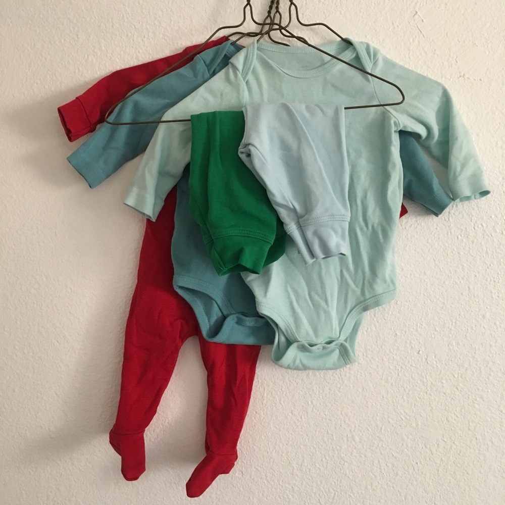 LOT 5pc Primary.com 0-3mo baby basics